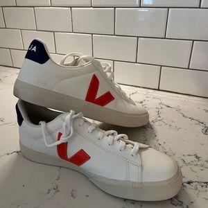 Veja Campo Chrome free Leather sneaker. Worn once. Run big